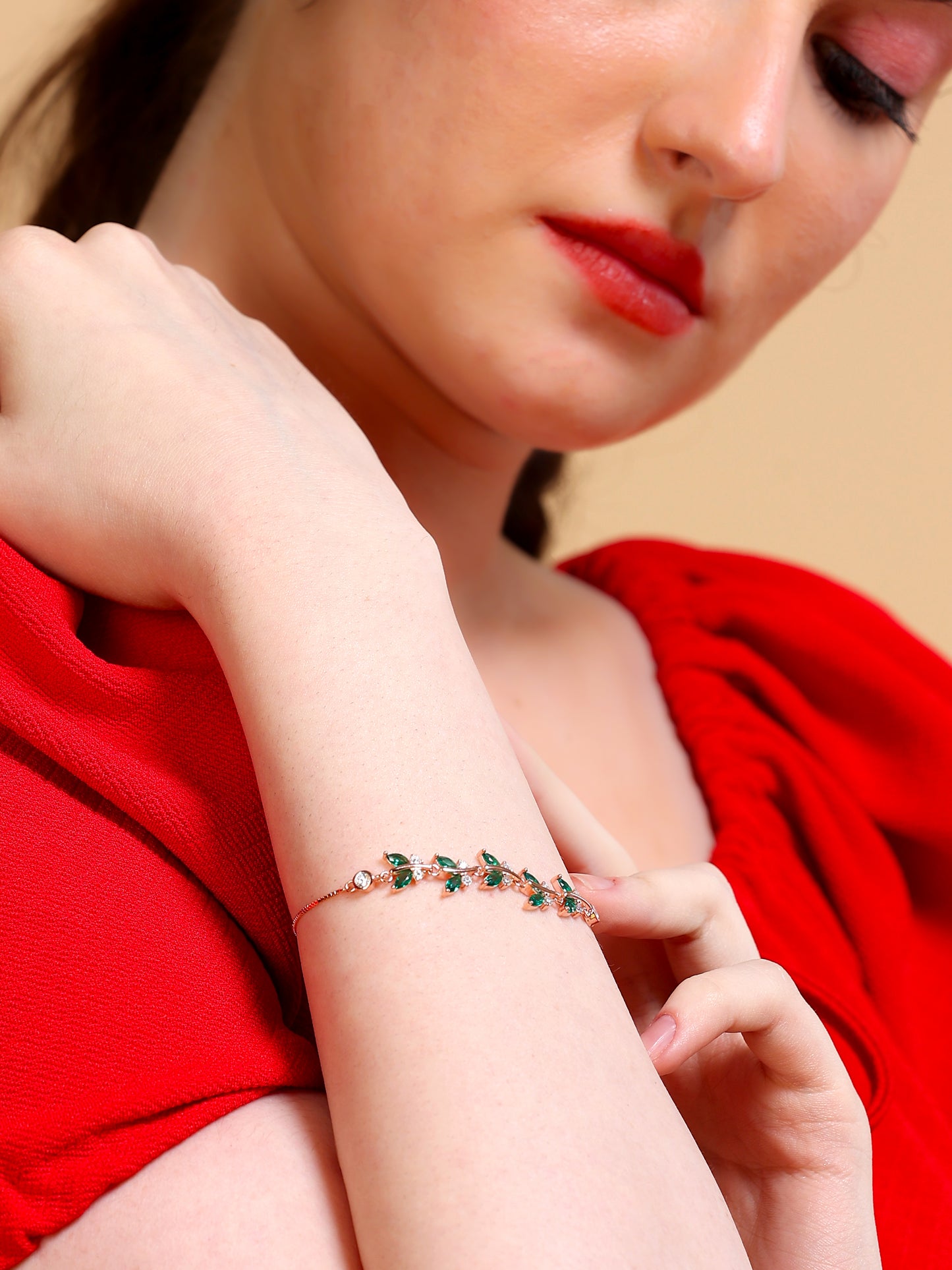 Emerald Vine Leaf Chain Bracelet