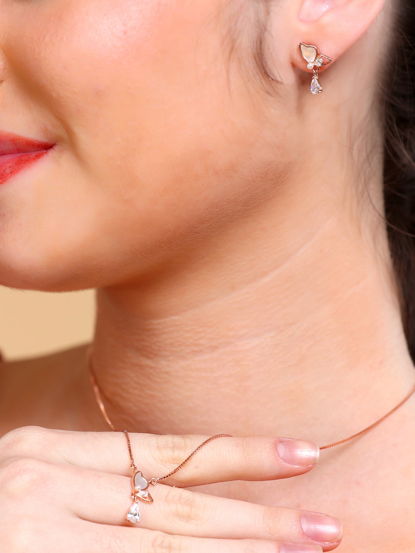 Mother of Pearl Heart Drop Necklace Set