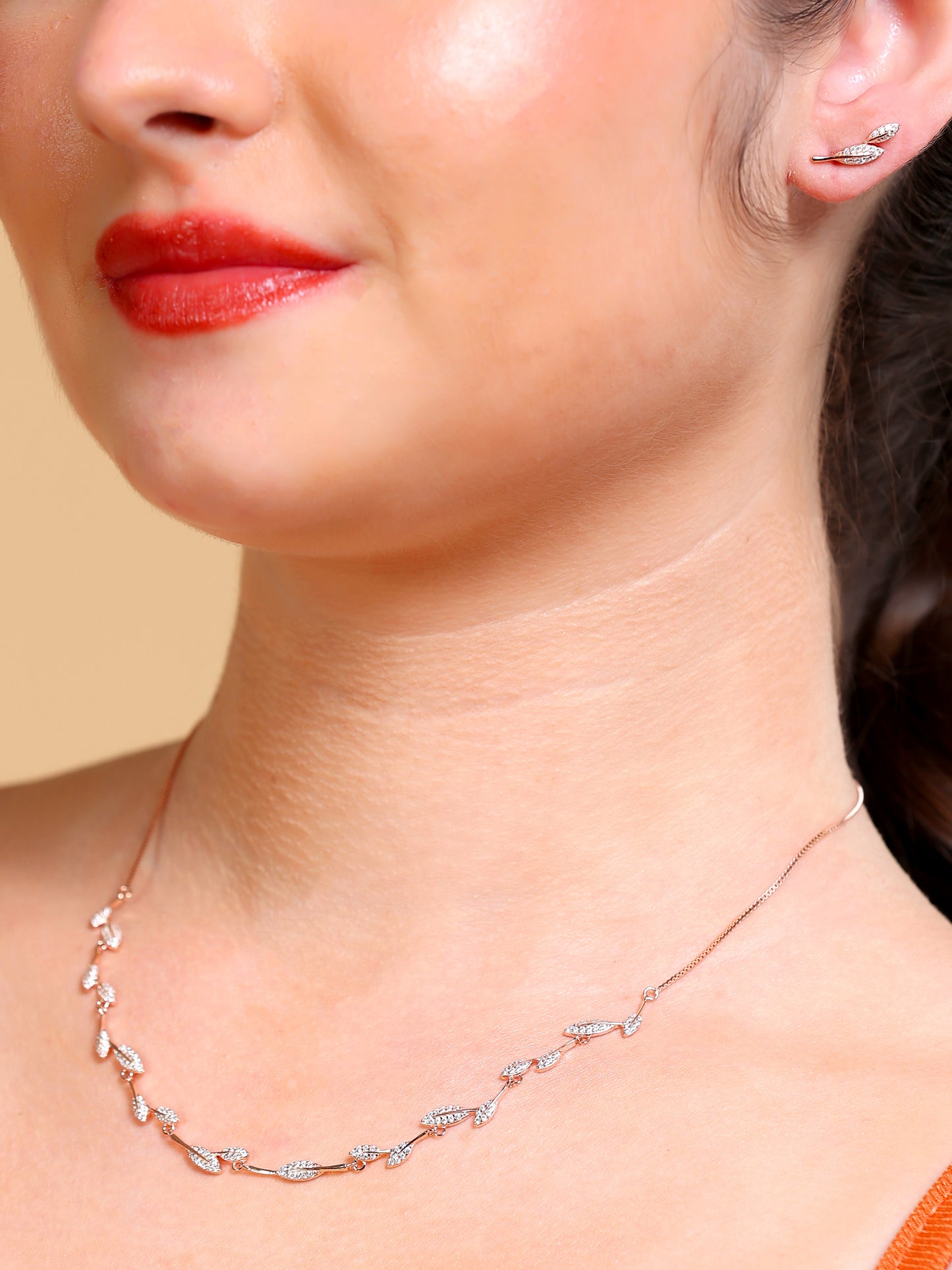 PavŽ Leaf Vine Necklace & Stud Set